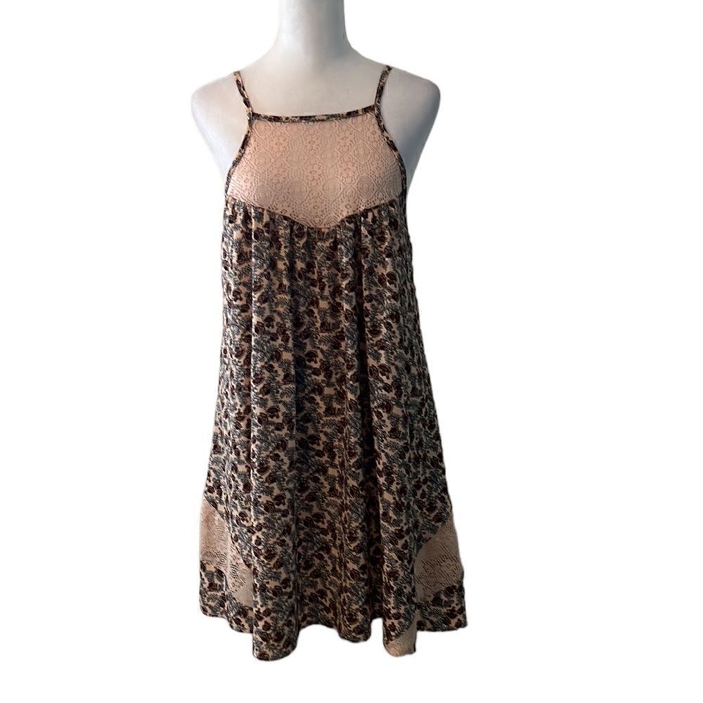 Kendall & Kylie size XS sleeveless mini dress w/lace trim & pretty print EUC